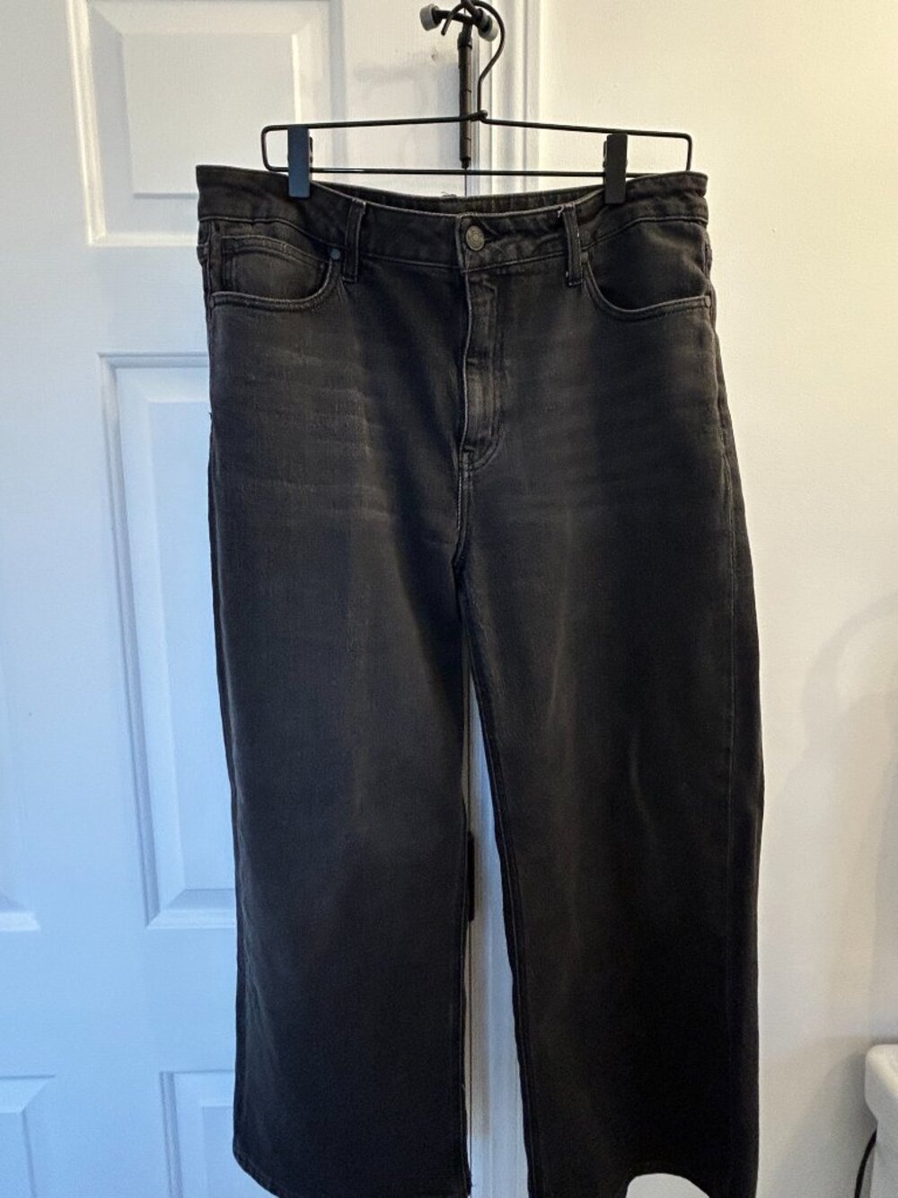 Quince Bella Stretch Relaxed Straight Black Denim 32